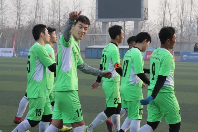 组图：世界杯-墨西哥2-0南非 老将破门落泪